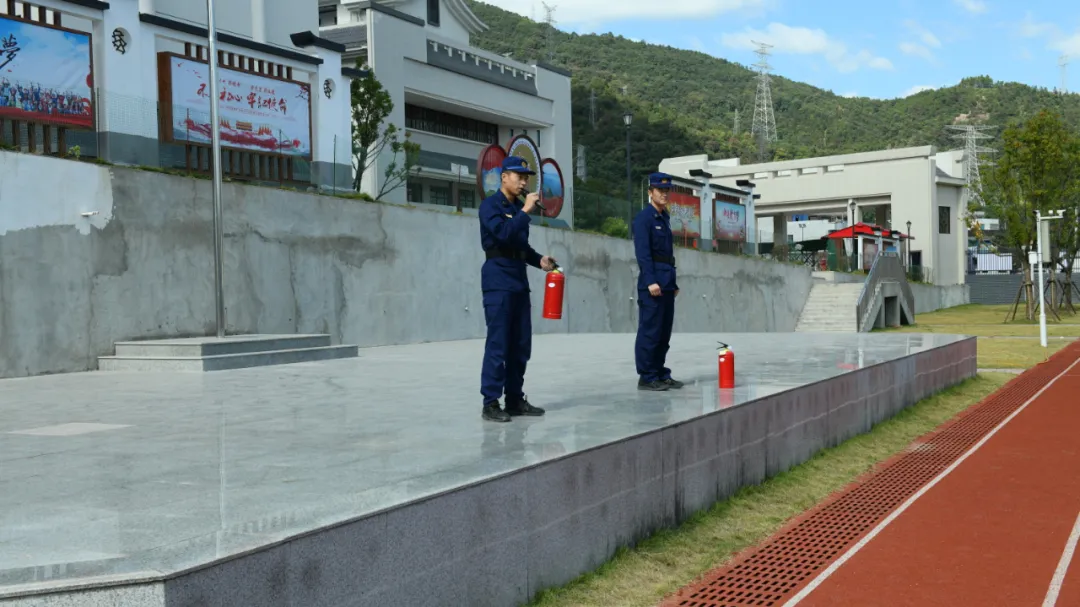 蕉城区民族实验小学举行消防安全演练活动